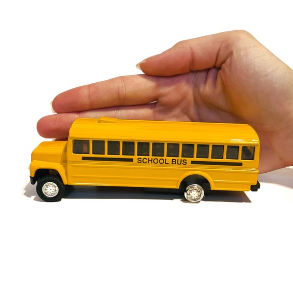 Vintage Die Cast Model Yellow School Bus Toy Car Vehicle Driver Black Silver Y2K - Picture 7 of 10